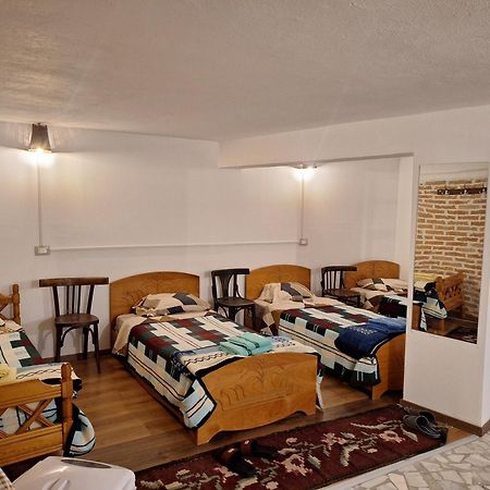 At Pikotiko'S - Korca City Rooms For Rent Extérieur photo