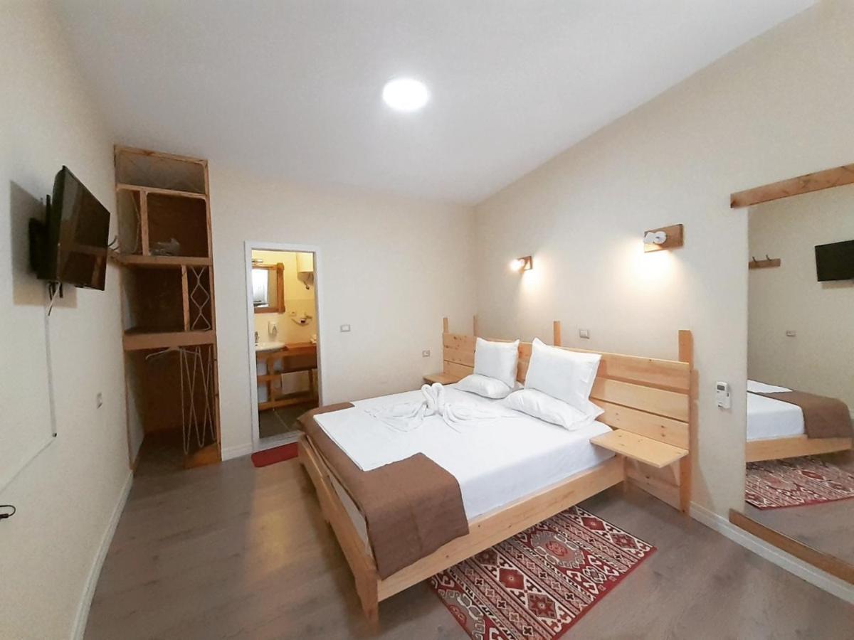 At Pikotiko'S - Korca City Rooms For Rent Extérieur photo