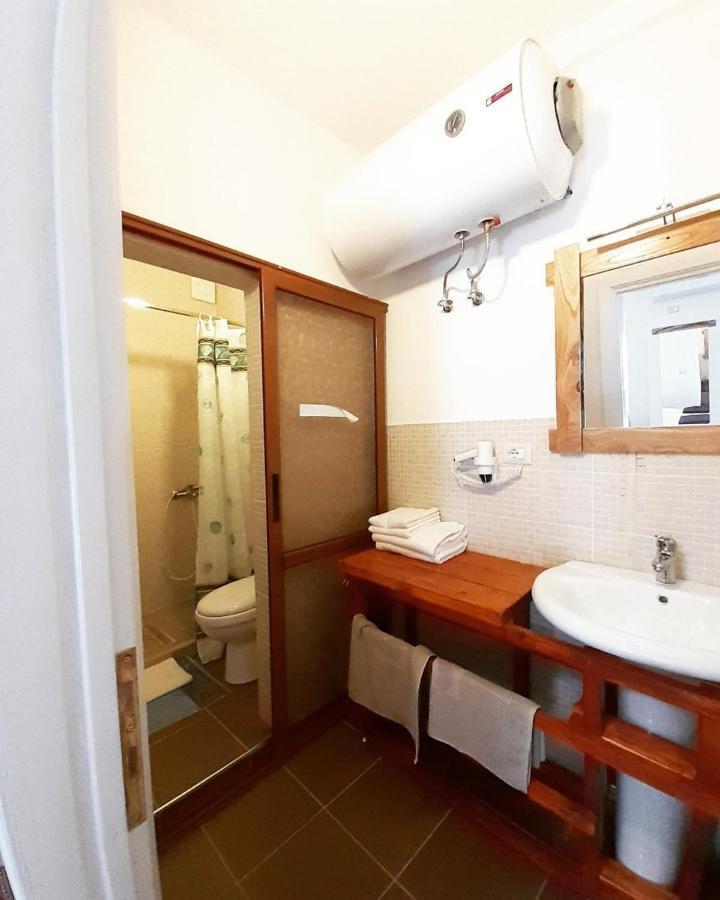 At Pikotiko'S - Korca City Rooms For Rent Extérieur photo