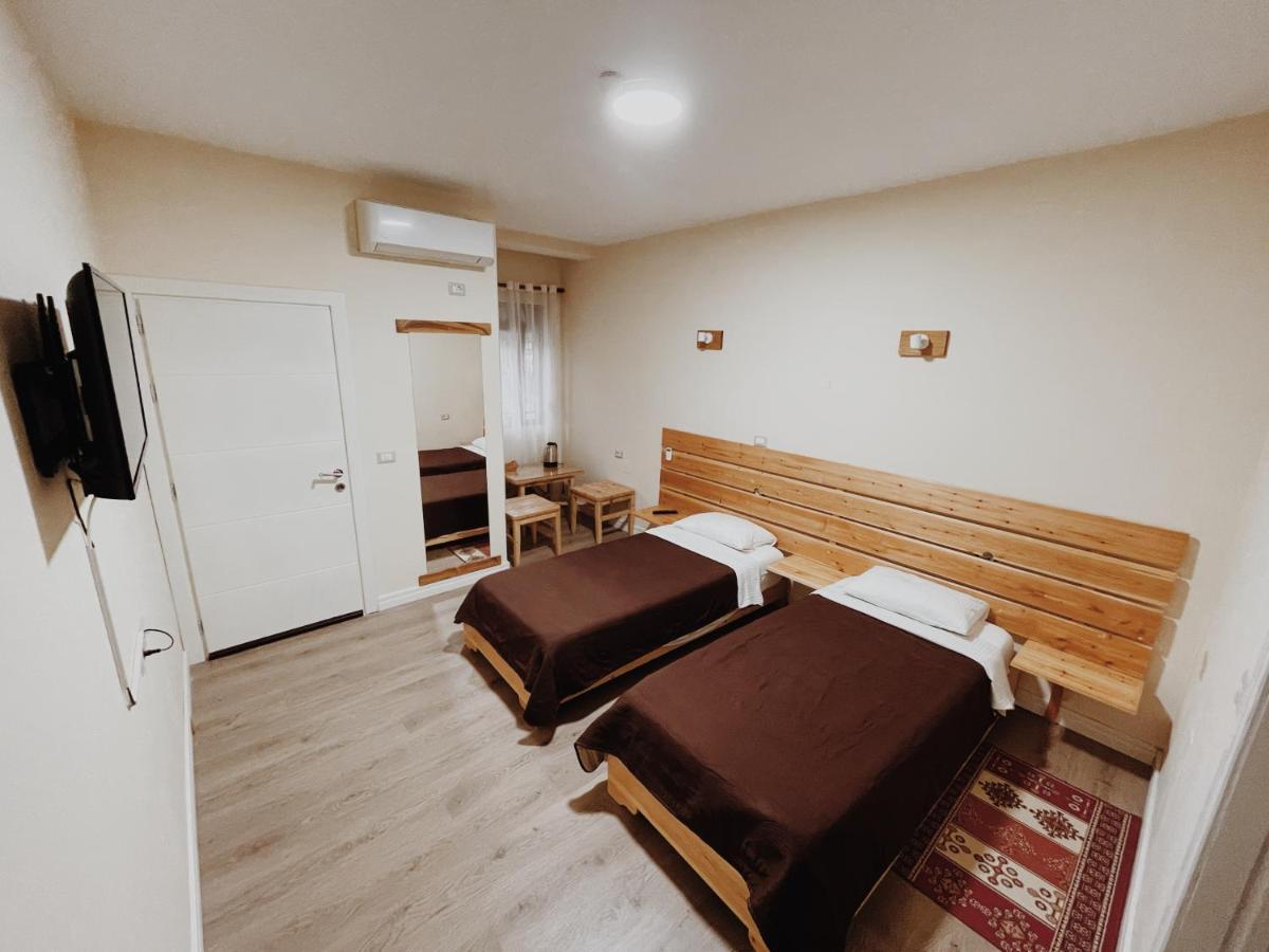 At Pikotiko'S - Korca City Rooms For Rent Extérieur photo