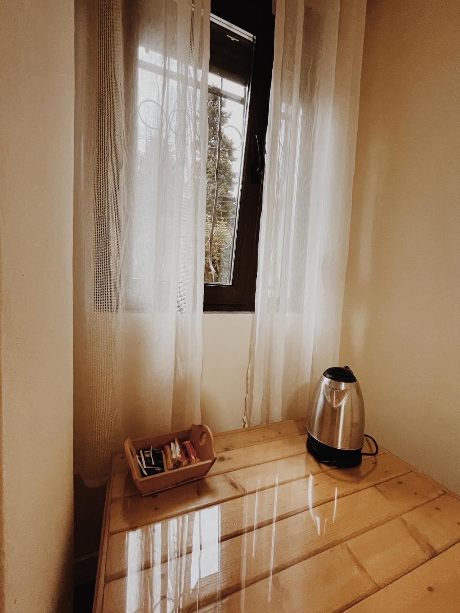 At Pikotiko'S - Korca City Rooms For Rent Extérieur photo