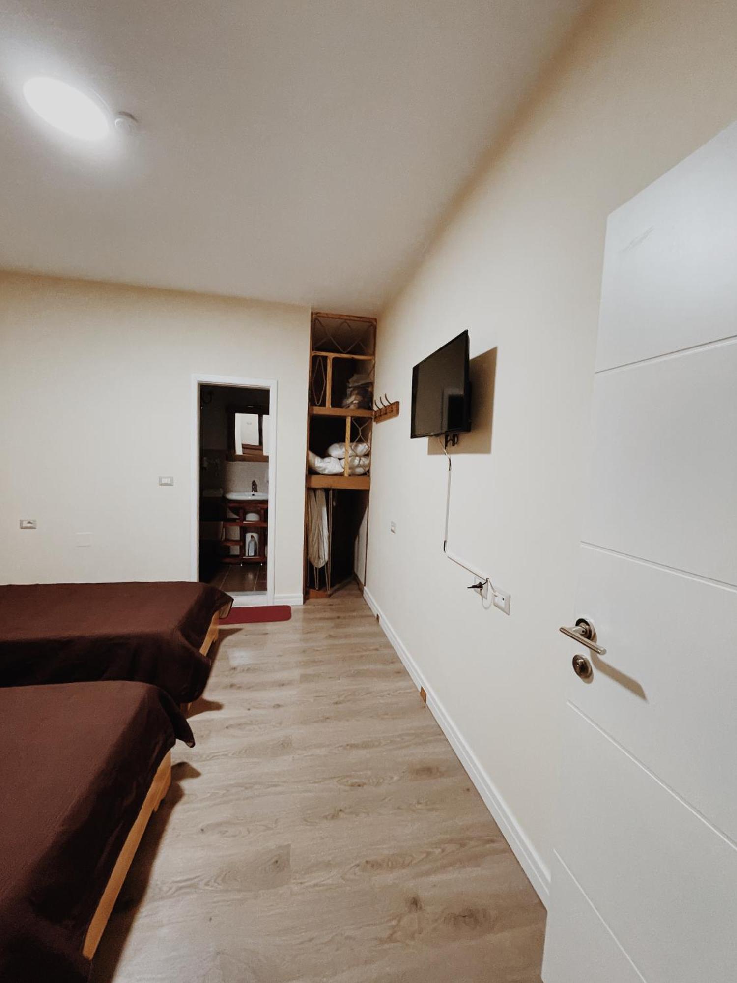 At Pikotiko'S - Korca City Rooms For Rent Extérieur photo