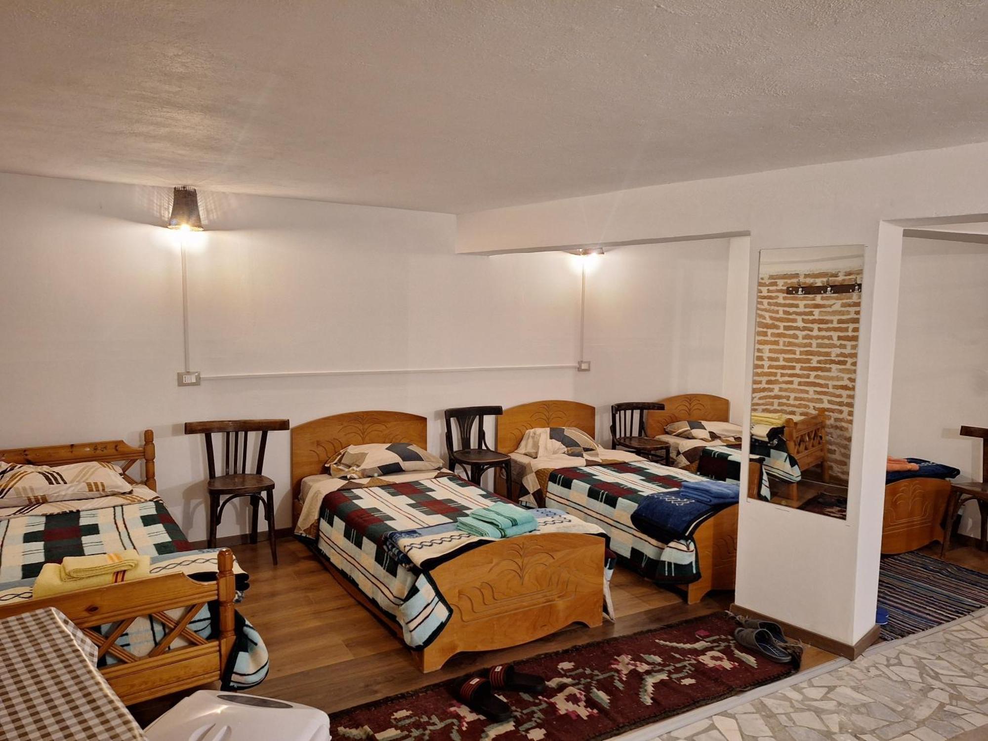 At Pikotiko'S - Korca City Rooms For Rent Extérieur photo