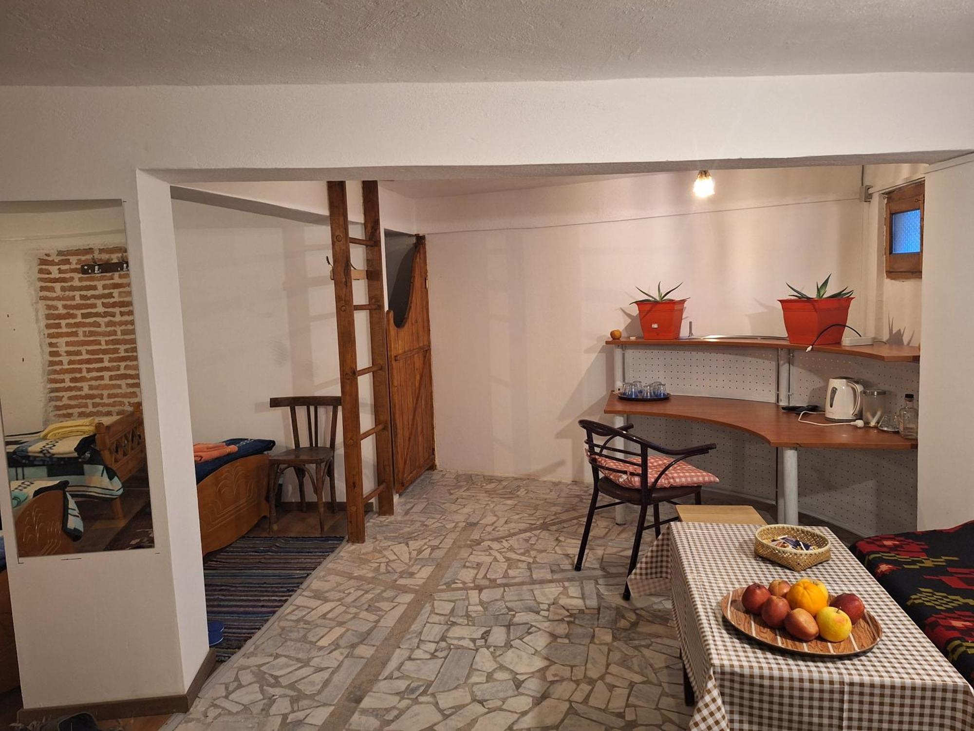 At Pikotiko'S - Korca City Rooms For Rent Extérieur photo
