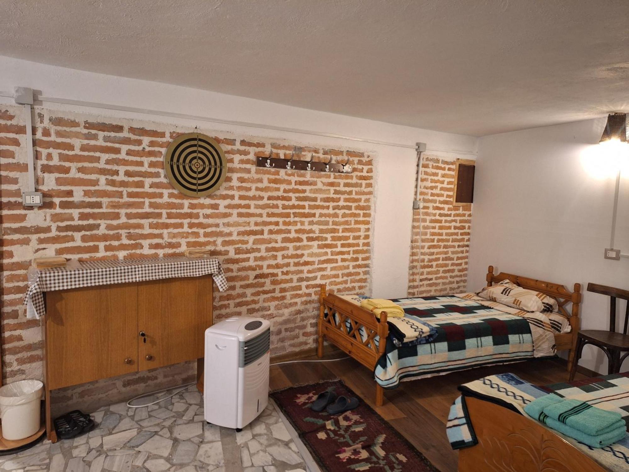 At Pikotiko'S - Korca City Rooms For Rent Extérieur photo