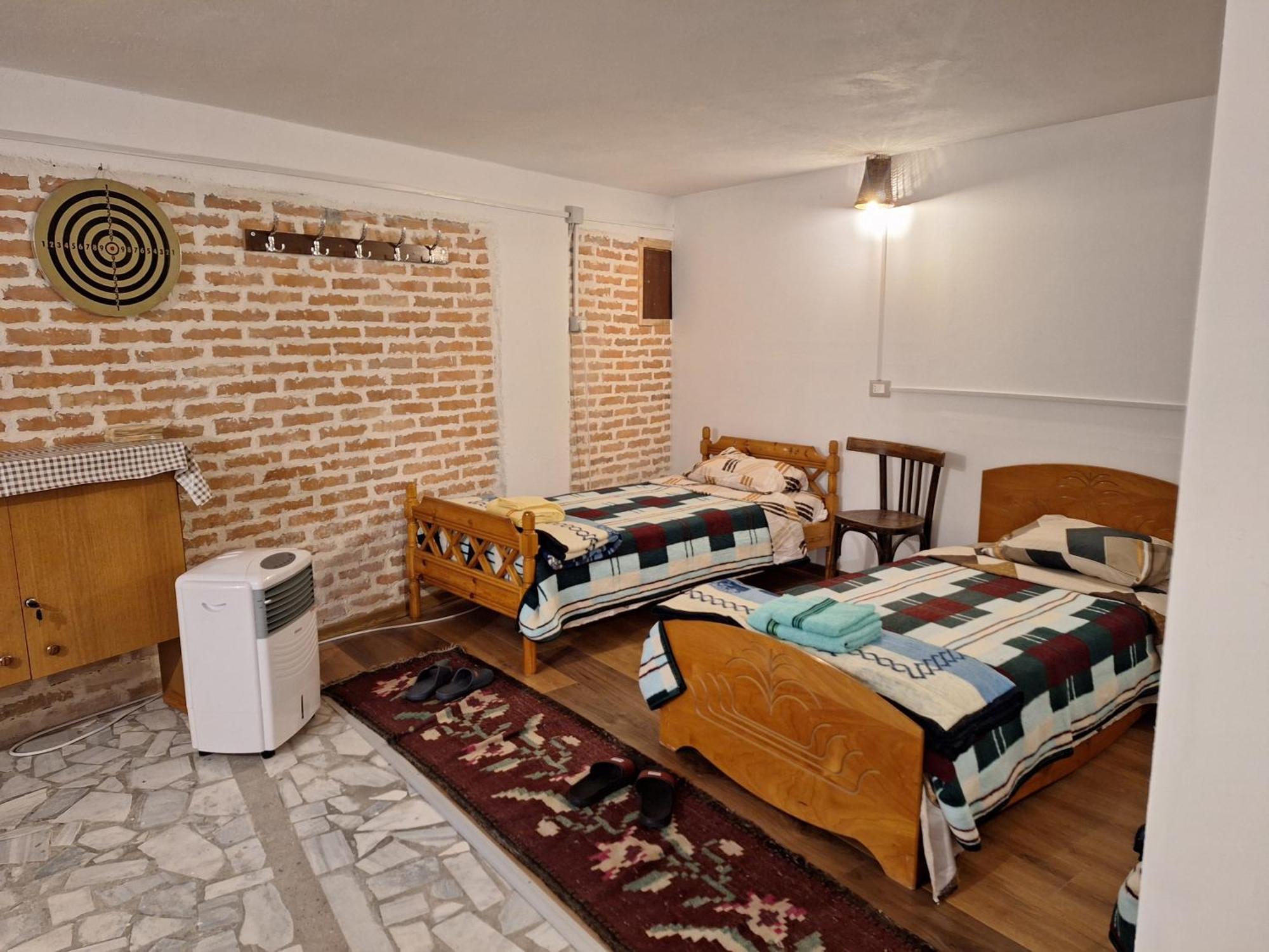 At Pikotiko'S - Korca City Rooms For Rent Extérieur photo
